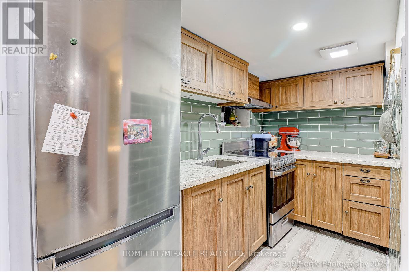 212 Symington Avenue, Toronto, Ontario  M6P 3W6 - Photo 20 - W12457643