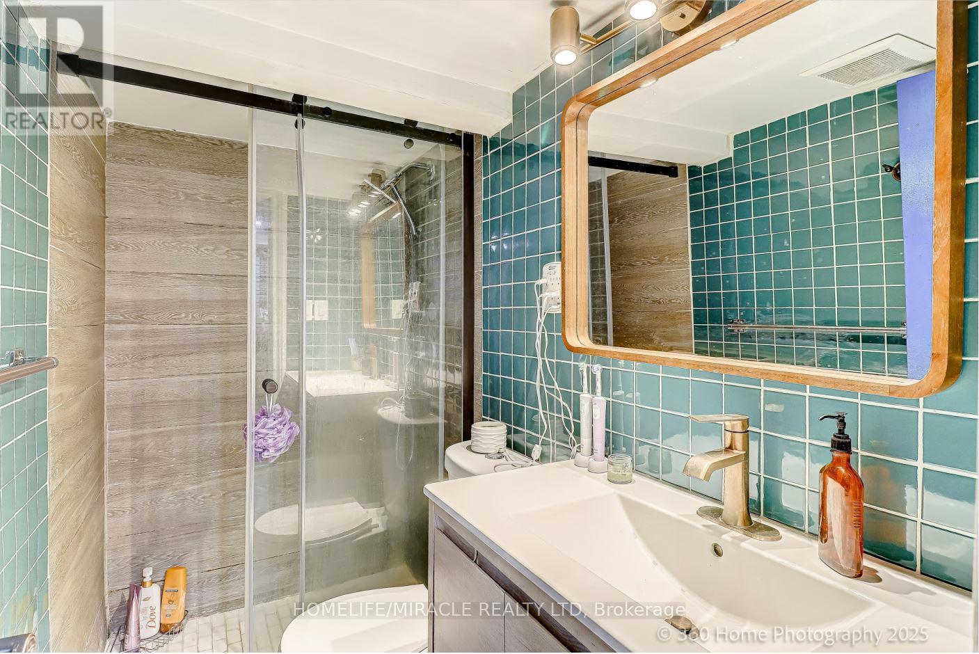 212 Symington Avenue, Toronto, Ontario  M6P 3W6 - Photo 21 - W12457643