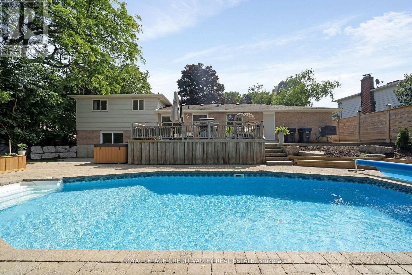 47 Larry Street, Caledon, Ontario  L7C 1K8 - Photo 43 - W12457650