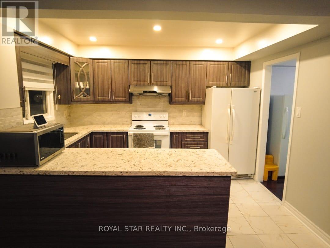 6 Merganser Crescent, Brampton, Ontario  L6W 4E8 - Photo 11 - W12457678