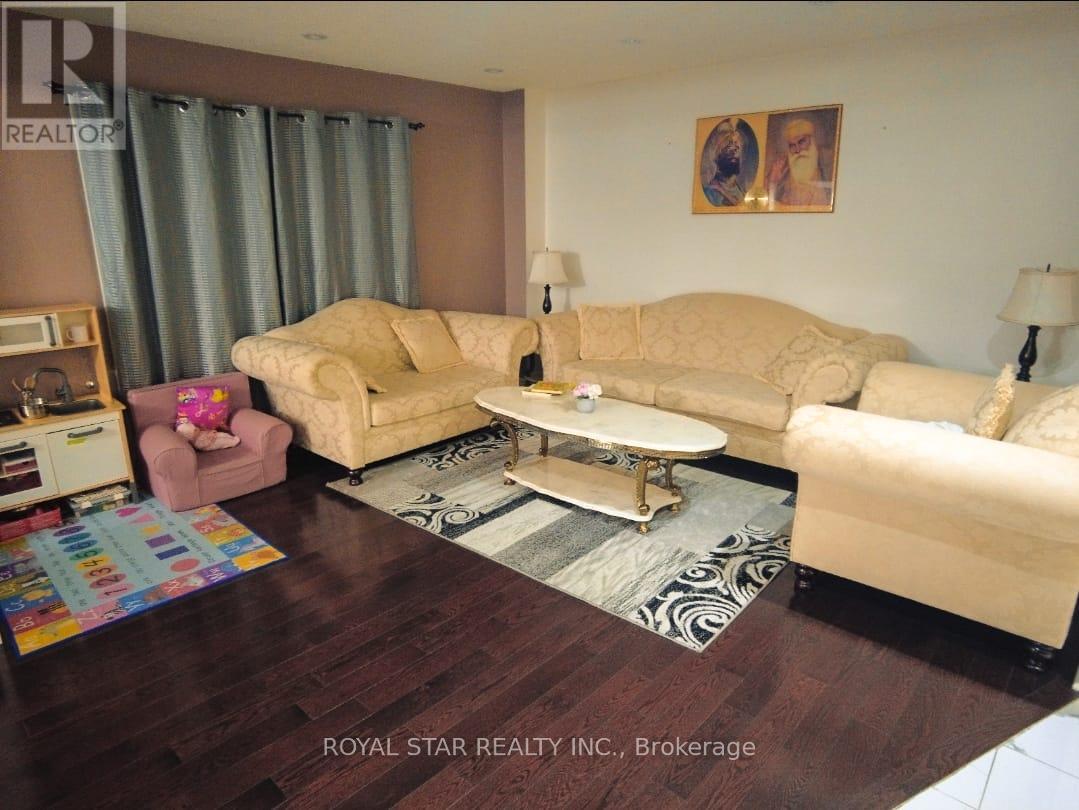 6 Merganser Crescent, Brampton, Ontario  L6W 4E8 - Photo 9 - W12457678