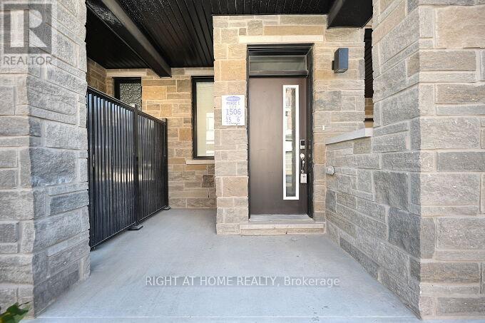 5174 Zionkate Lane, Mississauga, Ontario  L5M 2S8 - Photo 5 - W12457686