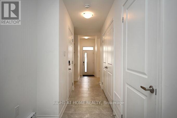 5174 Zionkate Lane, Mississauga, Ontario  L5M 2S8 - Photo 9 - W12457686