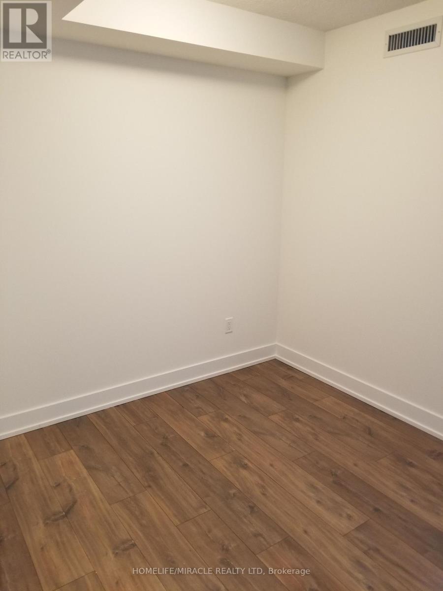 2403 - 7 Mabelle Avenue, Toronto, Ontario  M9A 0C9 - Photo 11 - W12457690