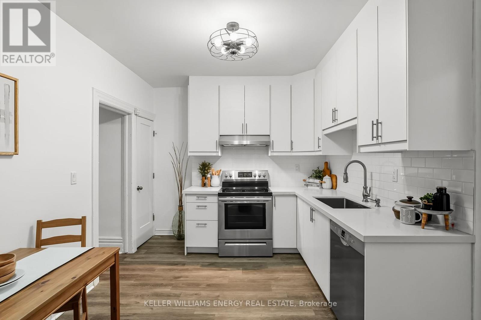 25 Spring Grove Avenue, Toronto, Ontario  M6N 3H2 - Photo 24 - W12457706