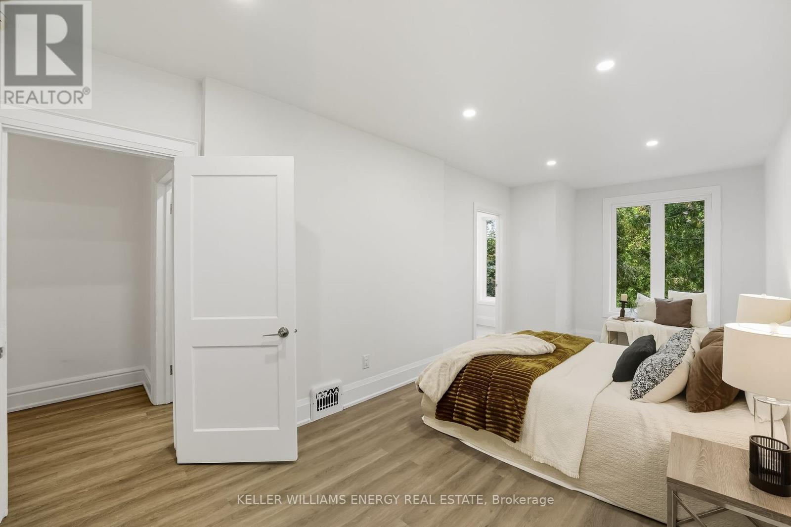 25 Spring Grove Avenue, Toronto, Ontario  M6N 3H2 - Photo 36 - W12457706