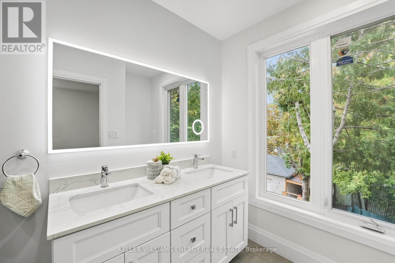 25 Spring Grove Avenue, Toronto, Ontario  M6N 3H2 - Photo 37 - W12457706