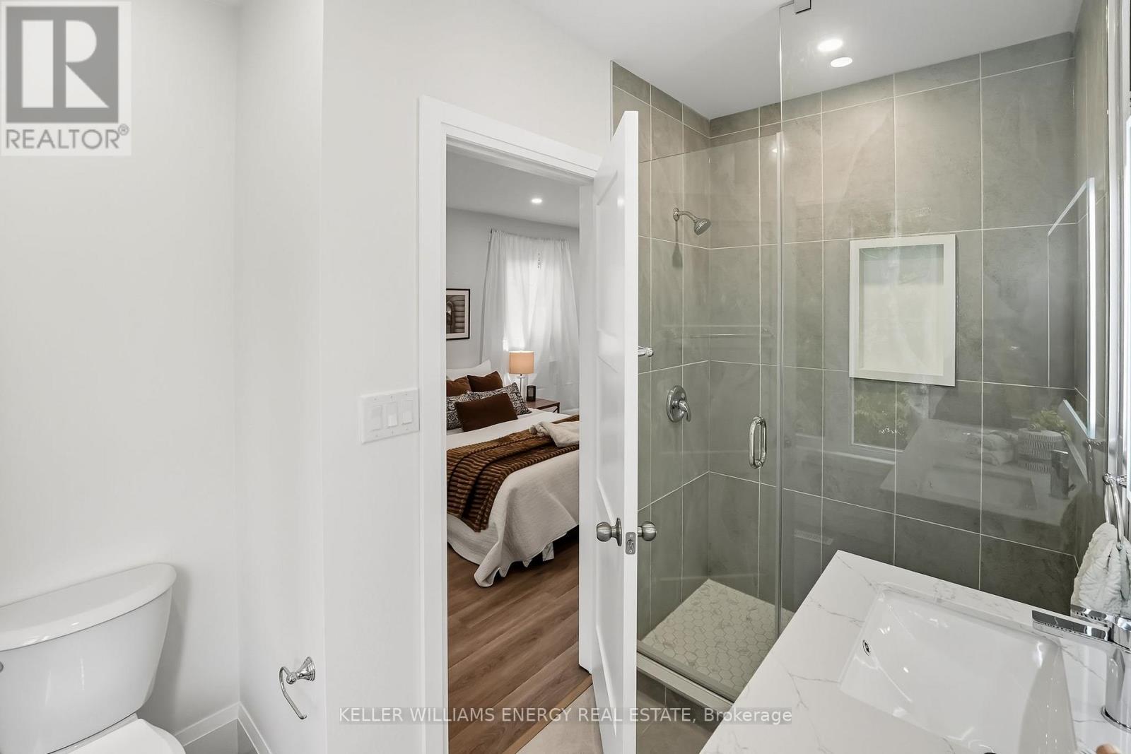 25 Spring Grove Avenue, Toronto, Ontario  M6N 3H2 - Photo 38 - W12457706