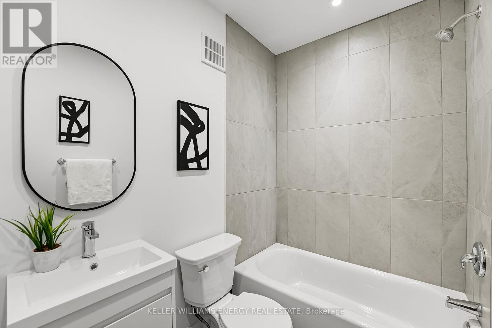 25 Spring Grove Avenue, Toronto, Ontario  M6N 3H2 - Photo 41 - W12457706