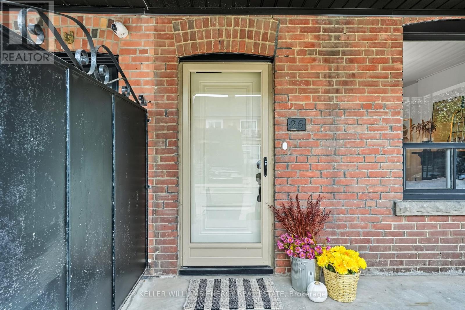 25 Spring Grove Avenue, Toronto, Ontario  M6N 3H2 - Photo 7 - W12457706