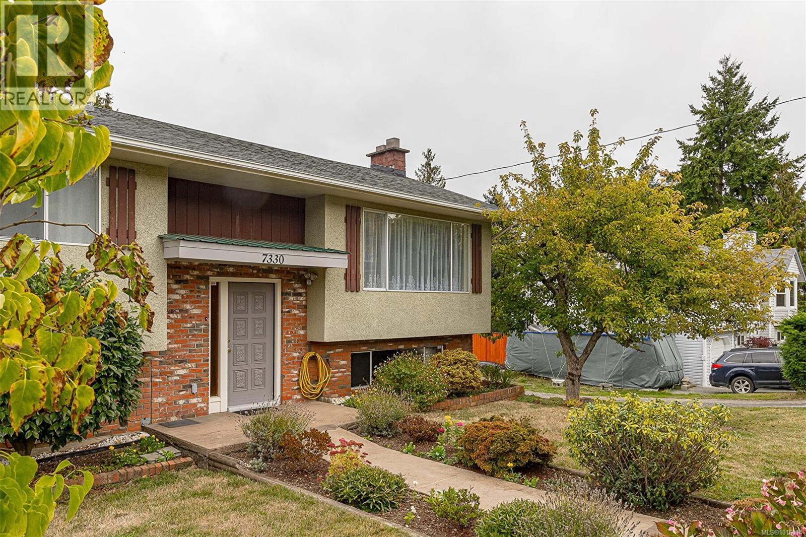 7330 Rossiter Ave Sw, Lantzville, British Columbia  V0R 2H0 - Photo 2 - 1016014