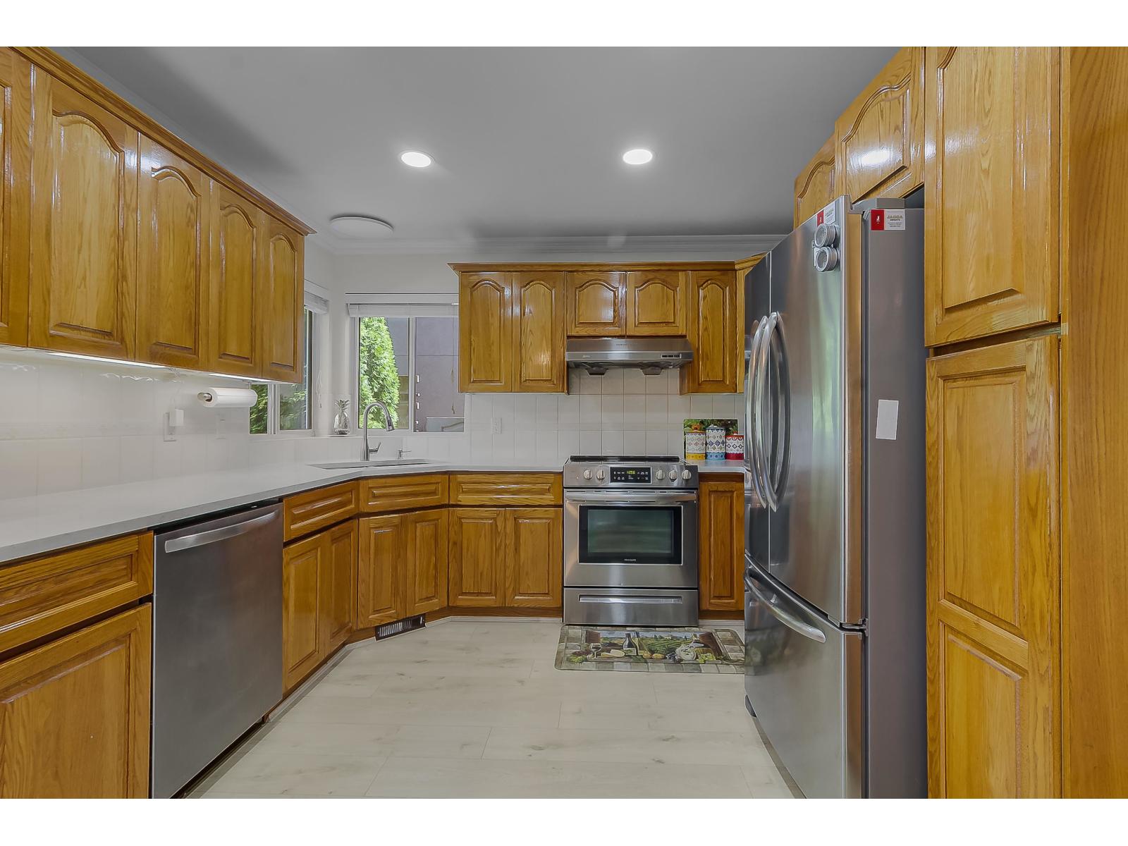 19113 62a Avenue, Surrey, British Columbia  V3S 8C6 - Photo 9 - R3057287