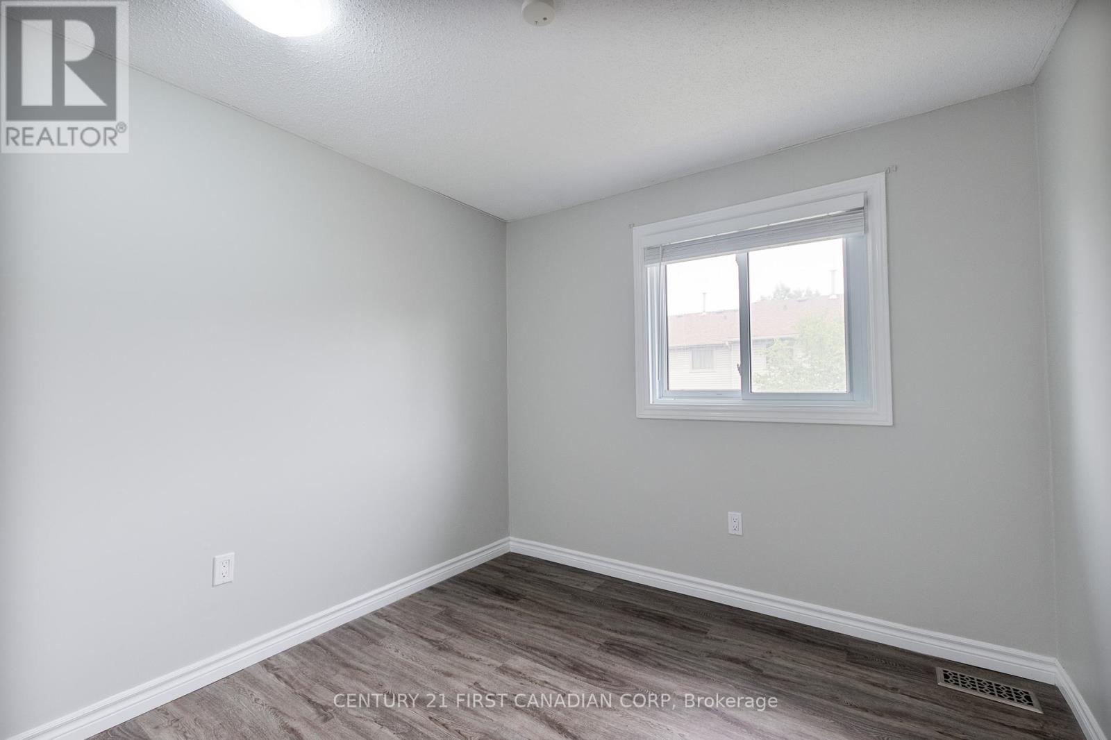 49 - 217 Martinet Avenue, London East, Ontario  N5V 4P5 - Photo 13 - X12457732