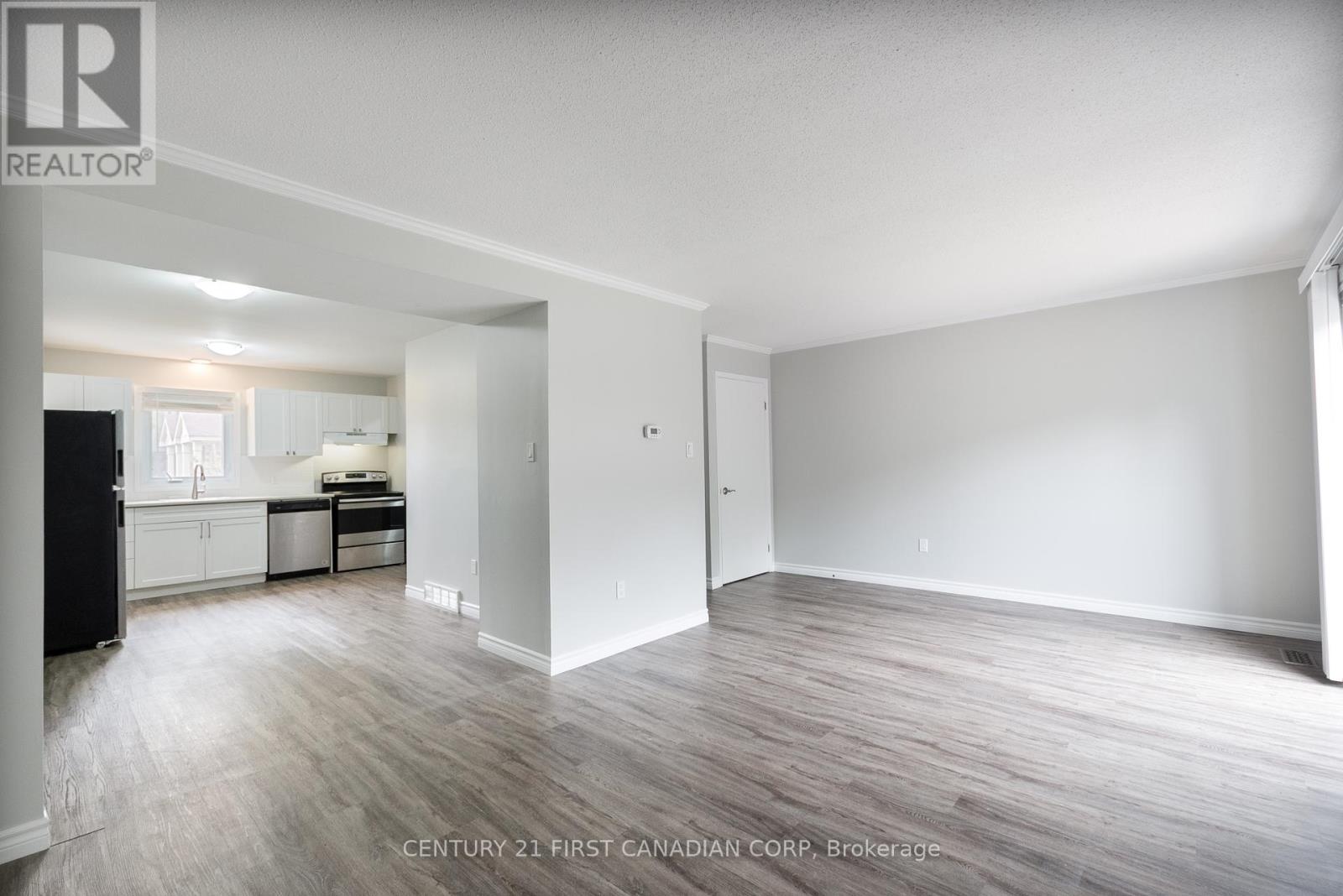 49 - 217 Martinet Avenue, London East, Ontario  N5V 4P5 - Photo 5 - X12457732
