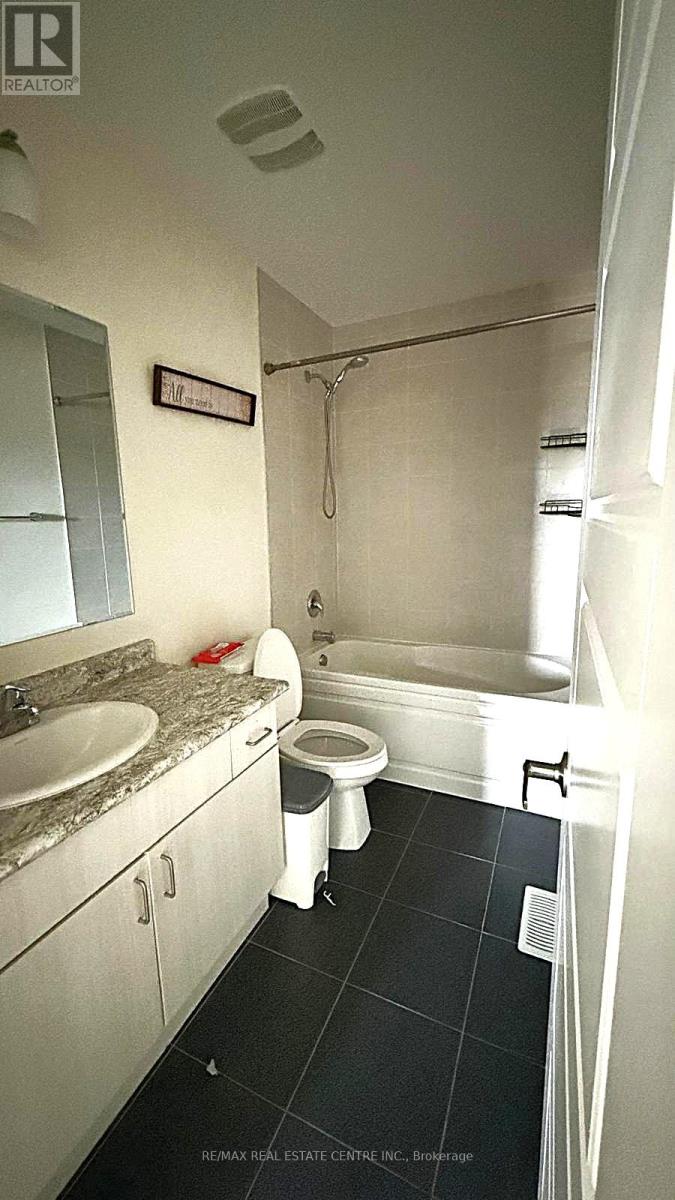 83 - 143 Ridge Road, Cambridge, Ontario  N3E 0E1 - Photo 13 - X12457655