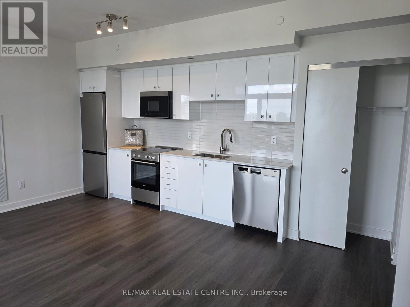 1212 - 25 Wellington Street S, Kitchener, Ontario  N2G 0G5 - Photo 12 - X12457657