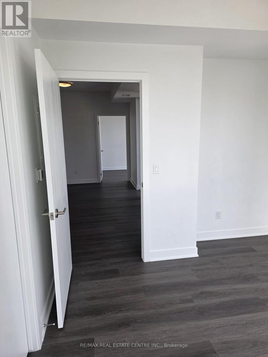 1212 - 25 Wellington Street S, Kitchener, Ontario  N2G 0G5 - Photo 24 - X12457657