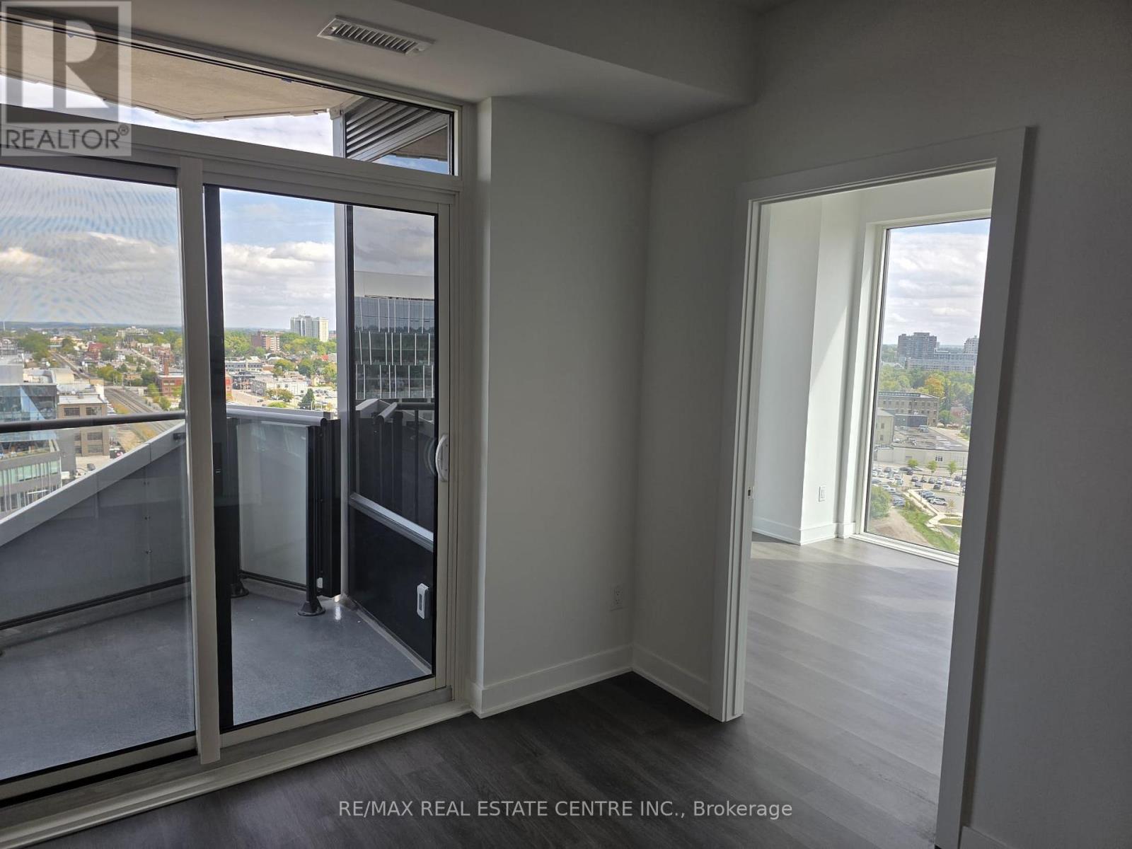 1212 - 25 Wellington Street S, Kitchener, Ontario  N2G 0G5 - Photo 8 - X12457657