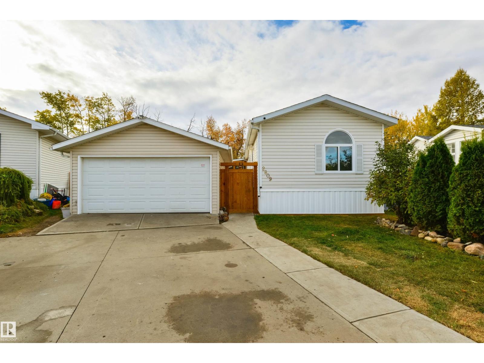 2809 Lakeside Cres Nw Nw, Edmonton, Alberta  T5S 1T7 - Photo 1 - E4461764