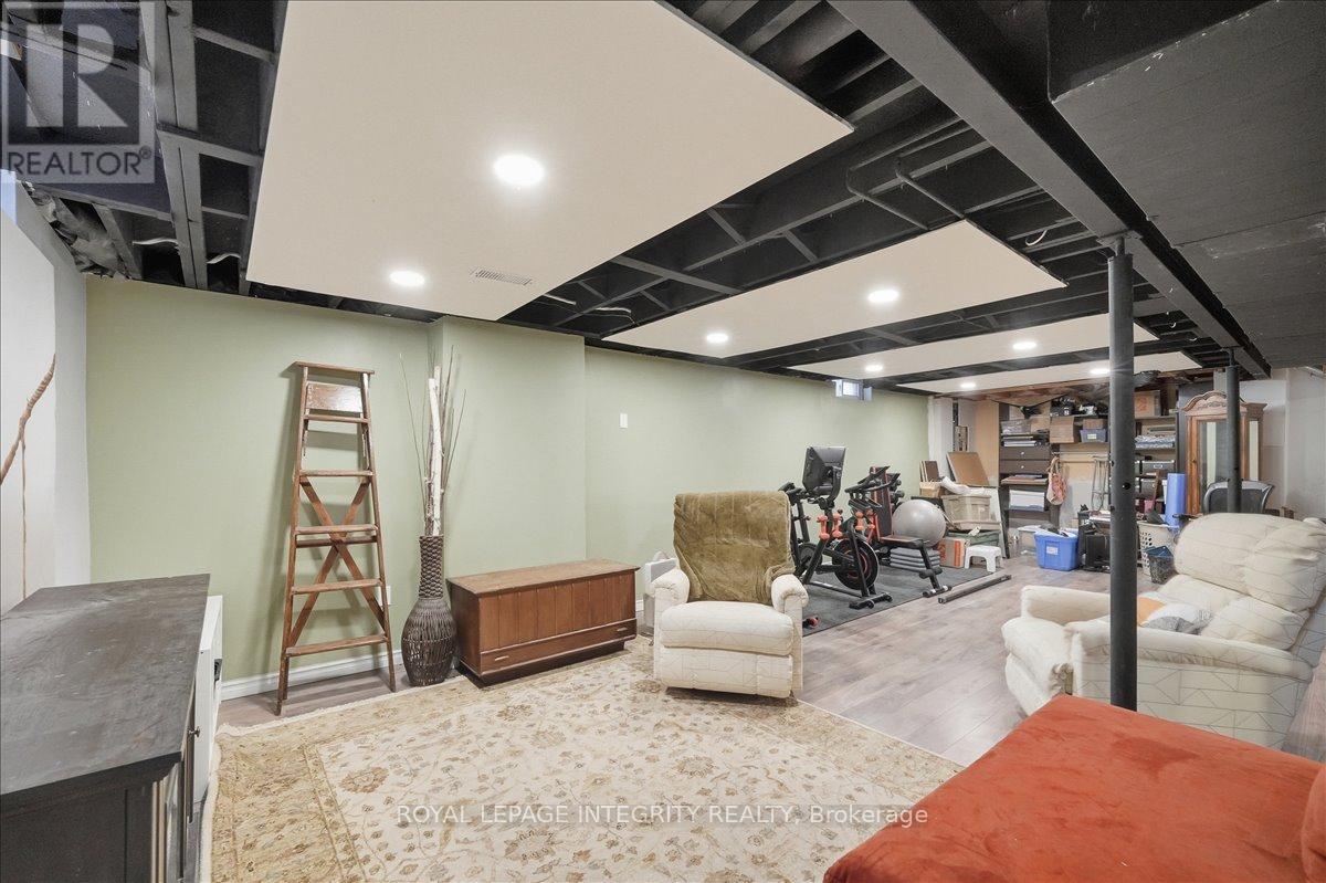 1406 Bouton D'or Way, Ottawa, Ontario  K1E 3L3 - Photo 37 - X12457363