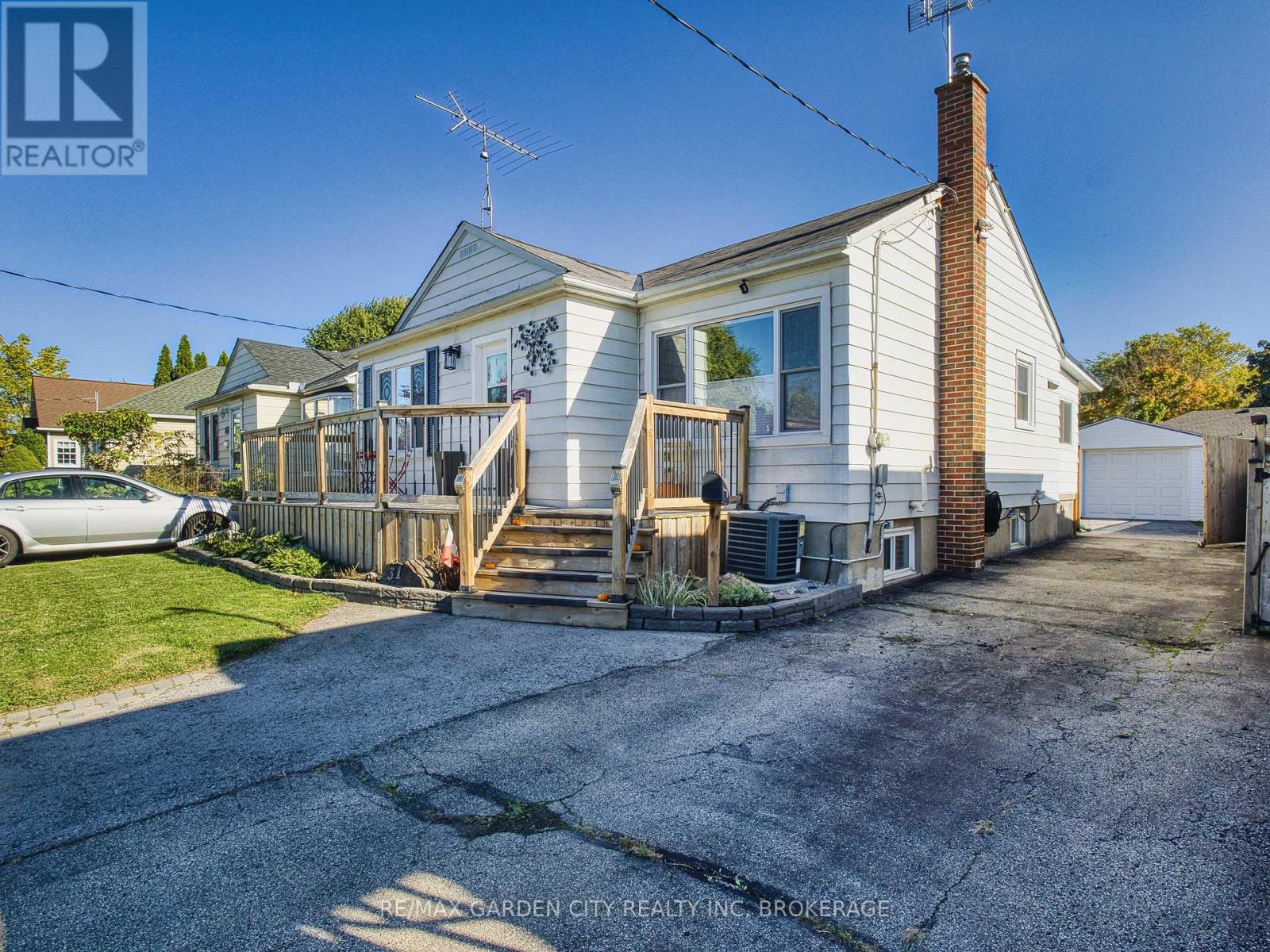 31 Bridge Street, St. Catharines, Ontario  L2S 2V7 - Photo 1 - X12457717