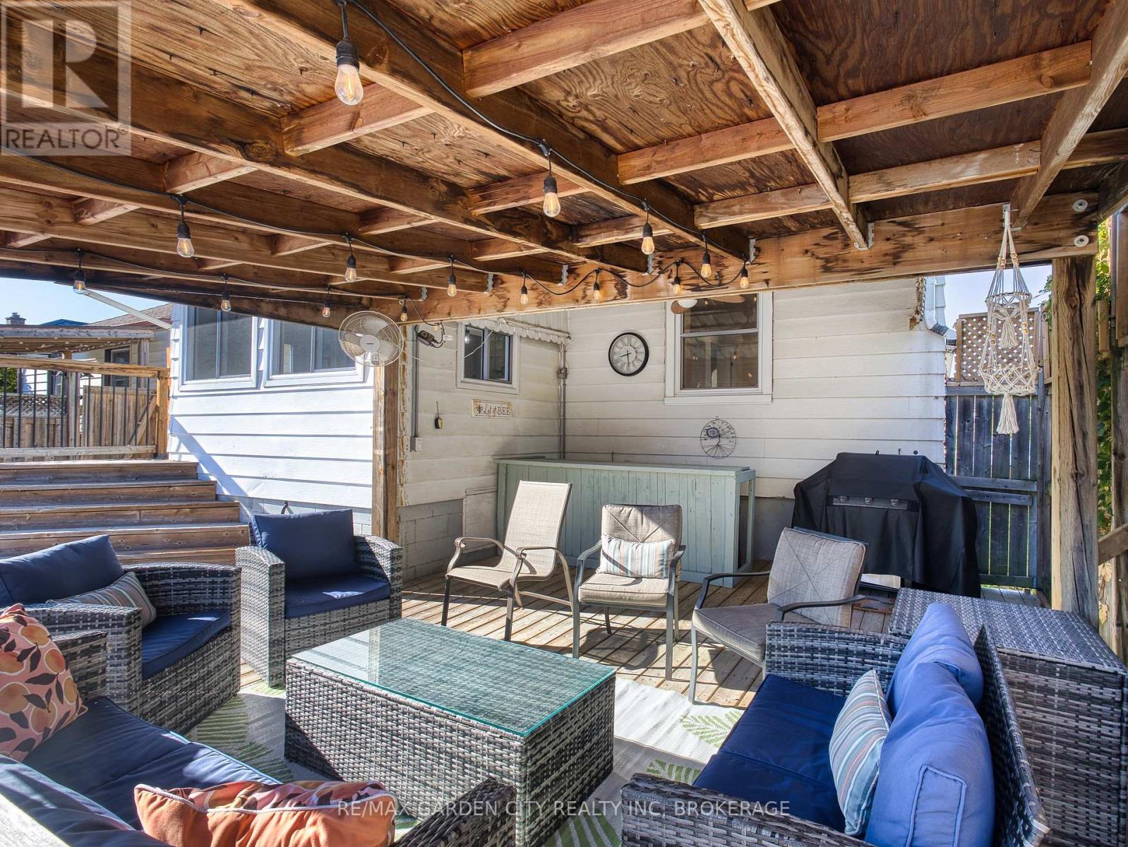 31 Bridge Street, St. Catharines, Ontario  L2S 2V7 - Photo 12 - X12457717