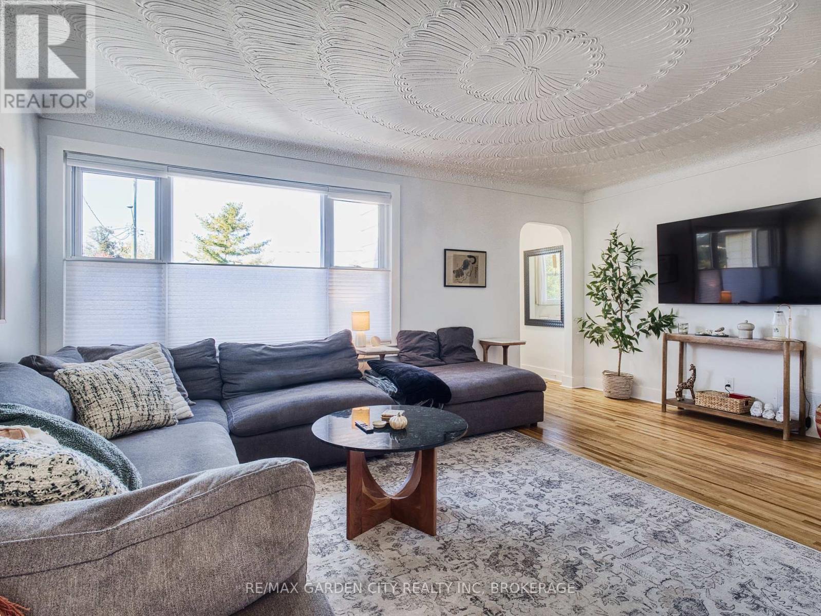 31 Bridge Street, St. Catharines, Ontario  L2S 2V7 - Photo 19 - X12457717