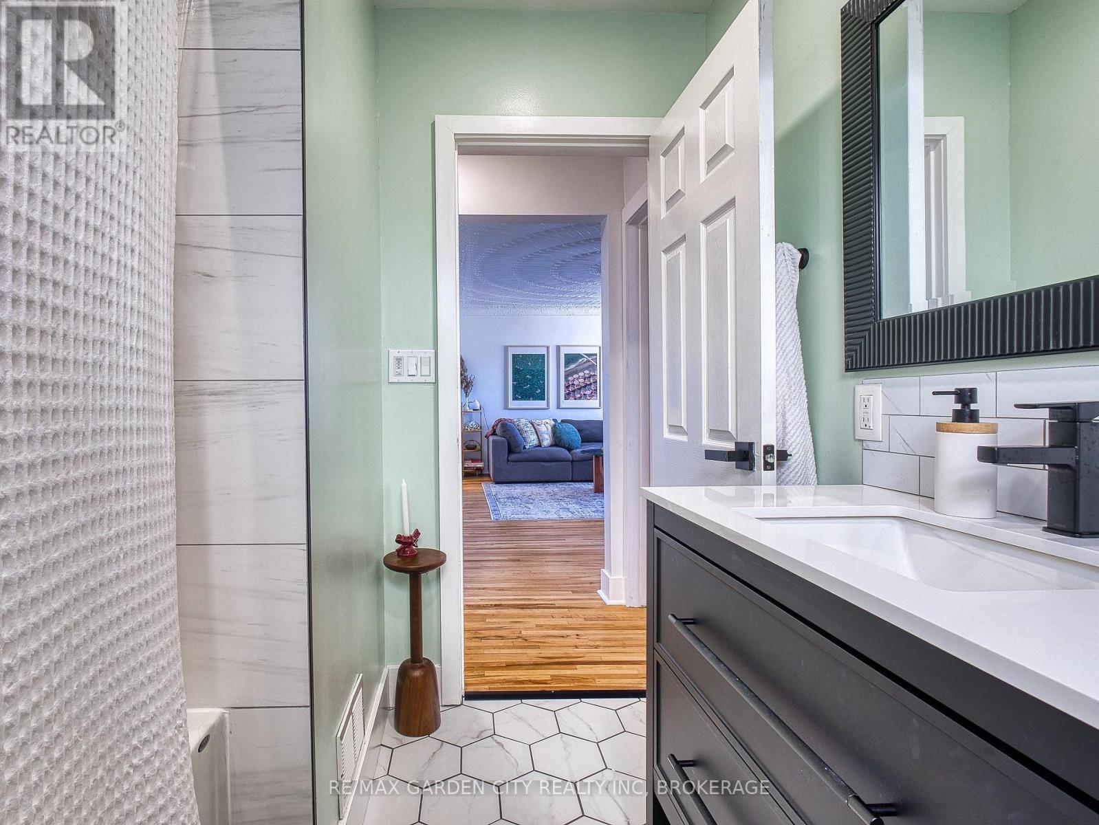 31 Bridge Street, St. Catharines, Ontario  L2S 2V7 - Photo 32 - X12457717