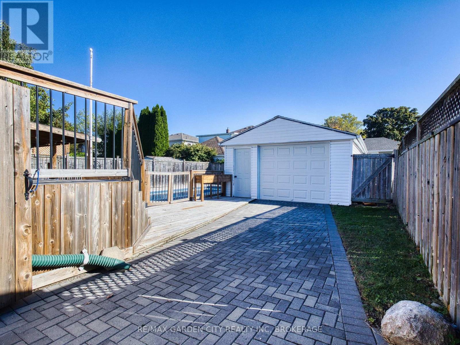 31 Bridge Street, St. Catharines, Ontario  L2S 2V7 - Photo 8 - X12457717