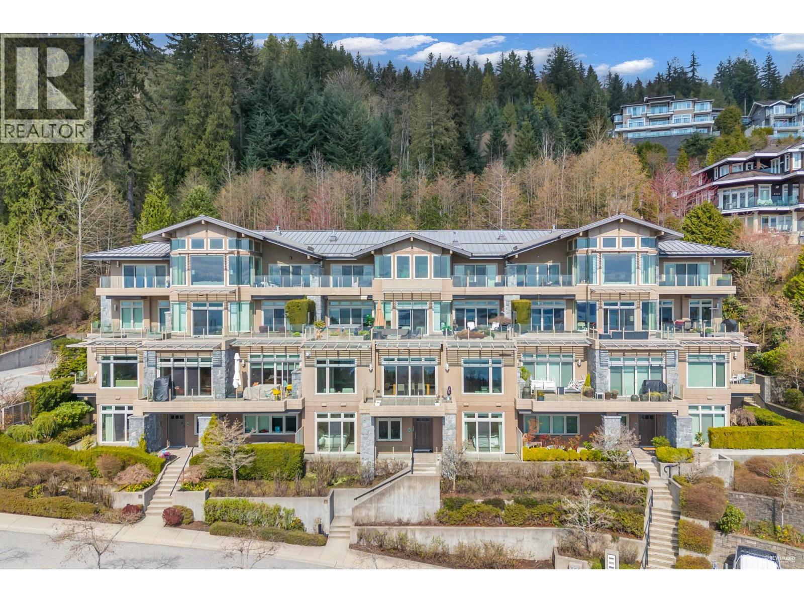 102 2575 GARDEN COURT, west vancouver, British Columbia