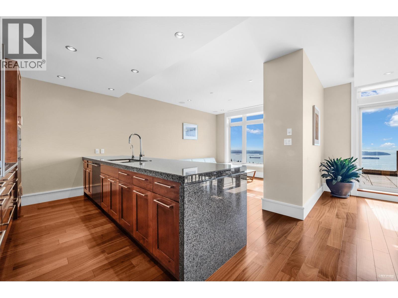 102 2575 Garden Court, West Vancouver, British Columbia  V7S 0A2 - Photo 18 - R3057590