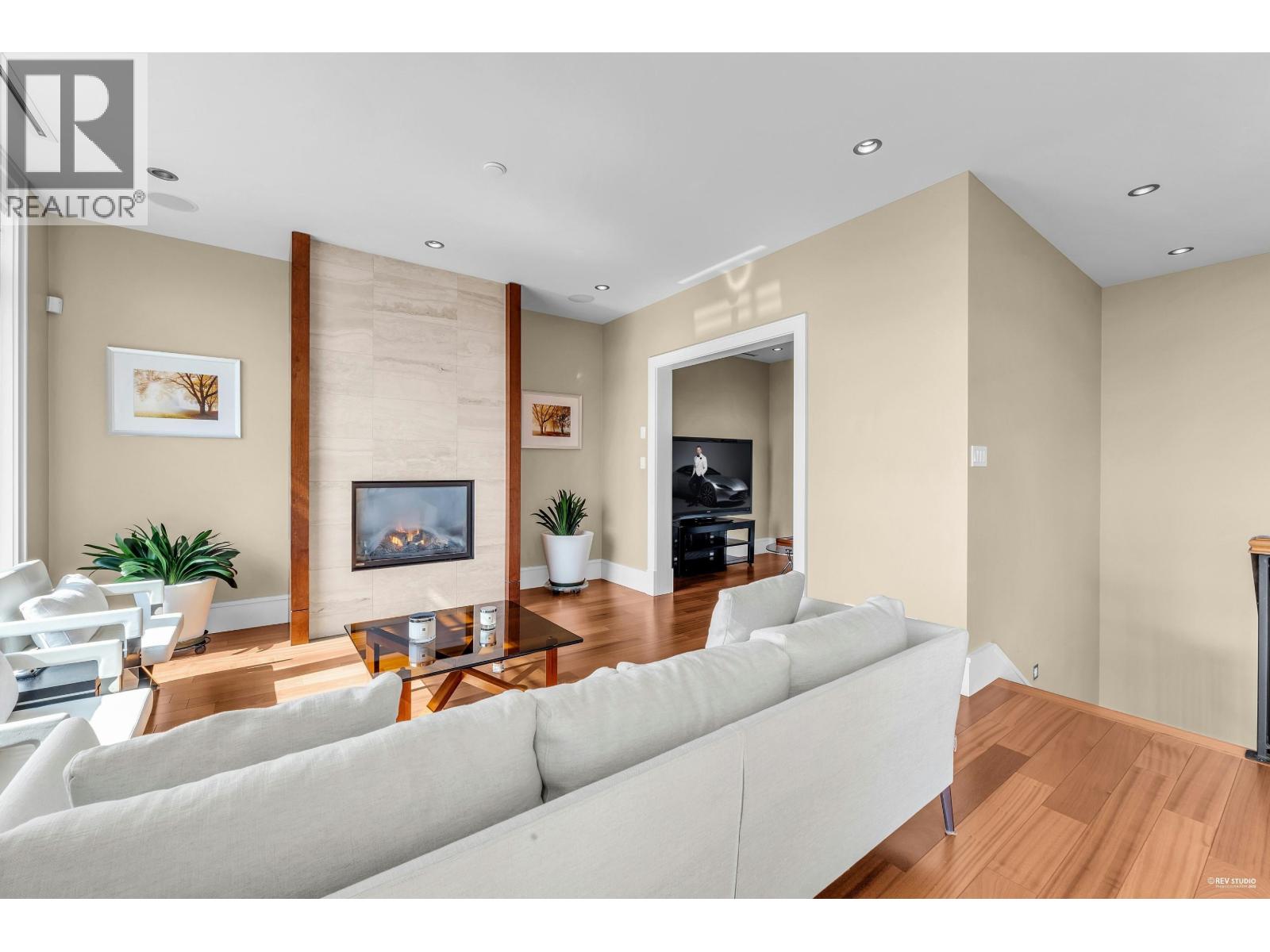 102 2575 Garden Court, West Vancouver, British Columbia  V7S 0A2 - Photo 7 - R3057590