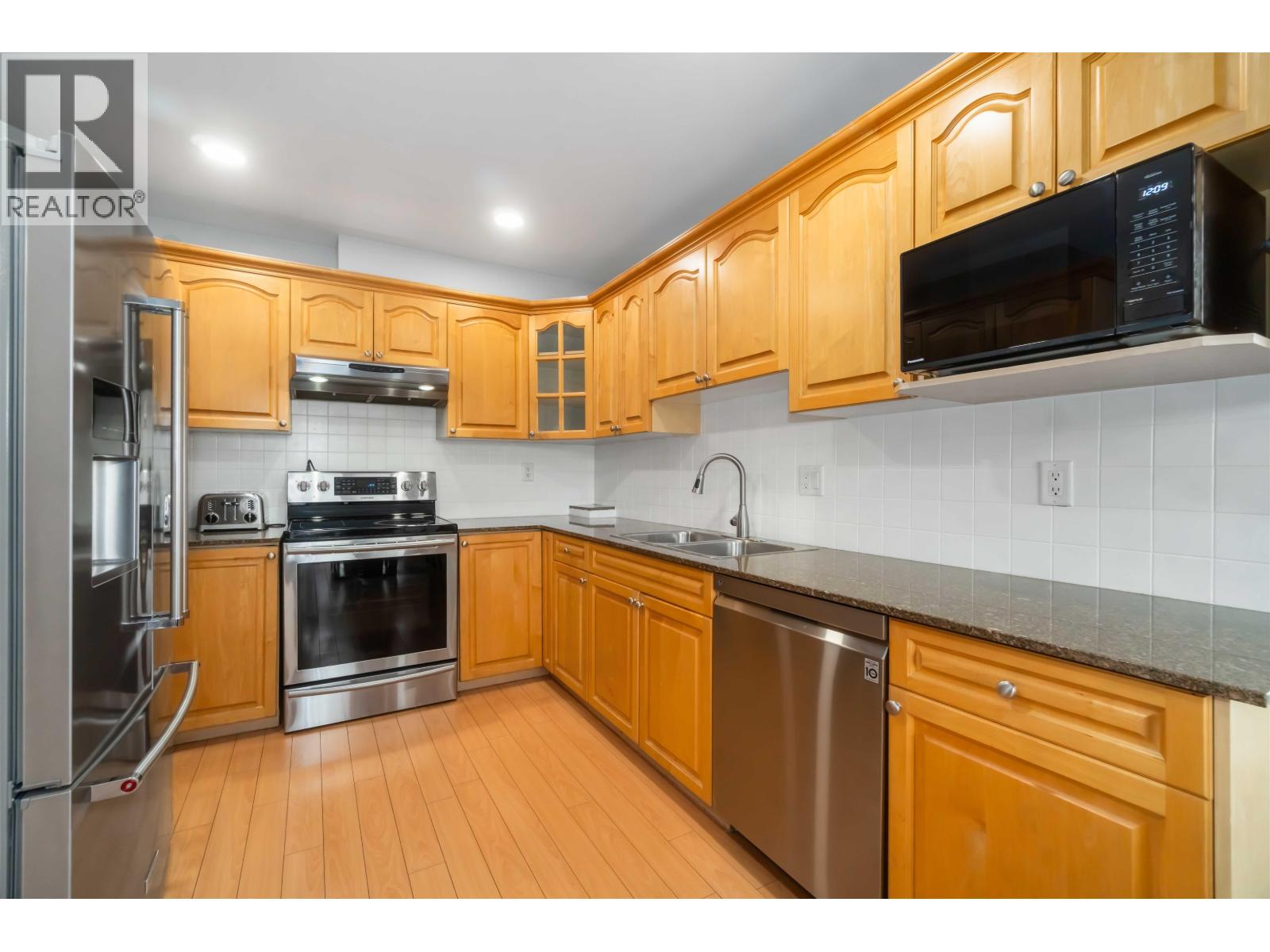 1159 Bennet Drive, Port Coquitlam, British Columbia  V3C 6H2 - Photo 10 - R3057593
