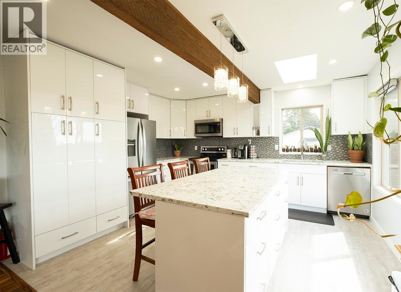4362 MARBLE ROAD, Sechelt, British Columbia