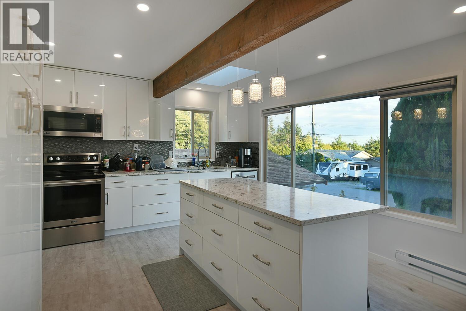 4362 Marble Road, Sechelt, British Columbia  V7Z 0B1 - Photo 2 - R3057595