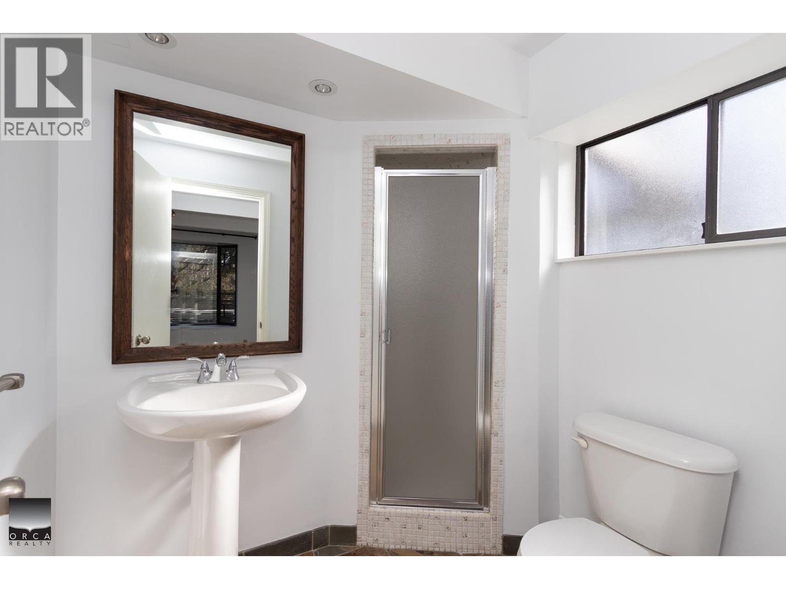4524 Marineview Crescent, North Vancouver, British Columbia  V7R 3P2 - Photo 15 - R3057596