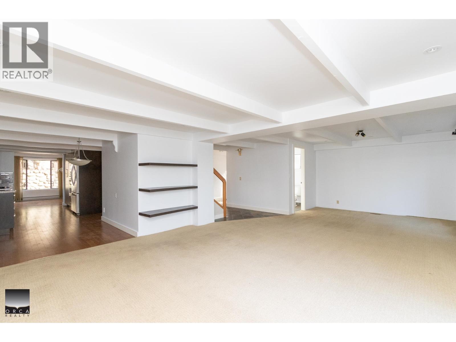 4524 Marineview Crescent, North Vancouver, British Columbia  V7R 3P2 - Photo 4 - R3057596