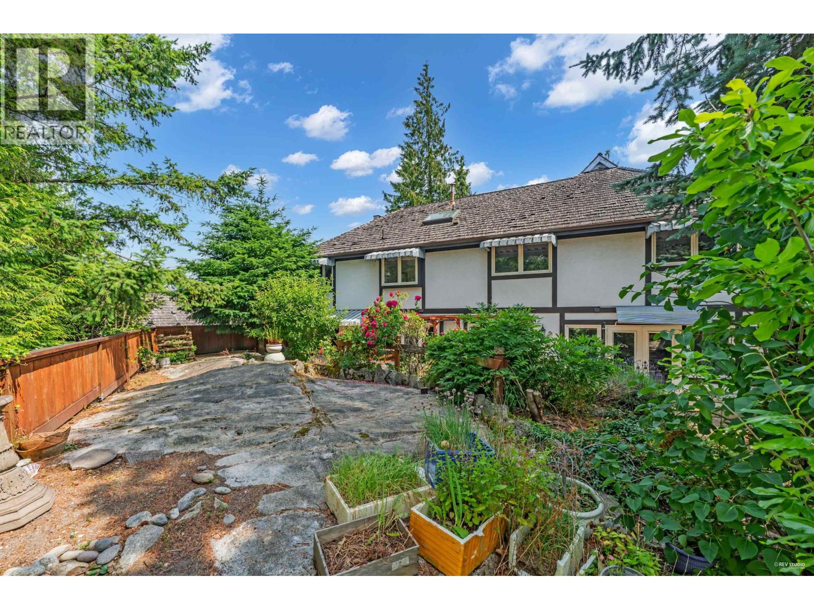 5155 Alderfeild Place, West Vancouver, British Columbia  V7W 2W7 - Photo 27 - R3057599