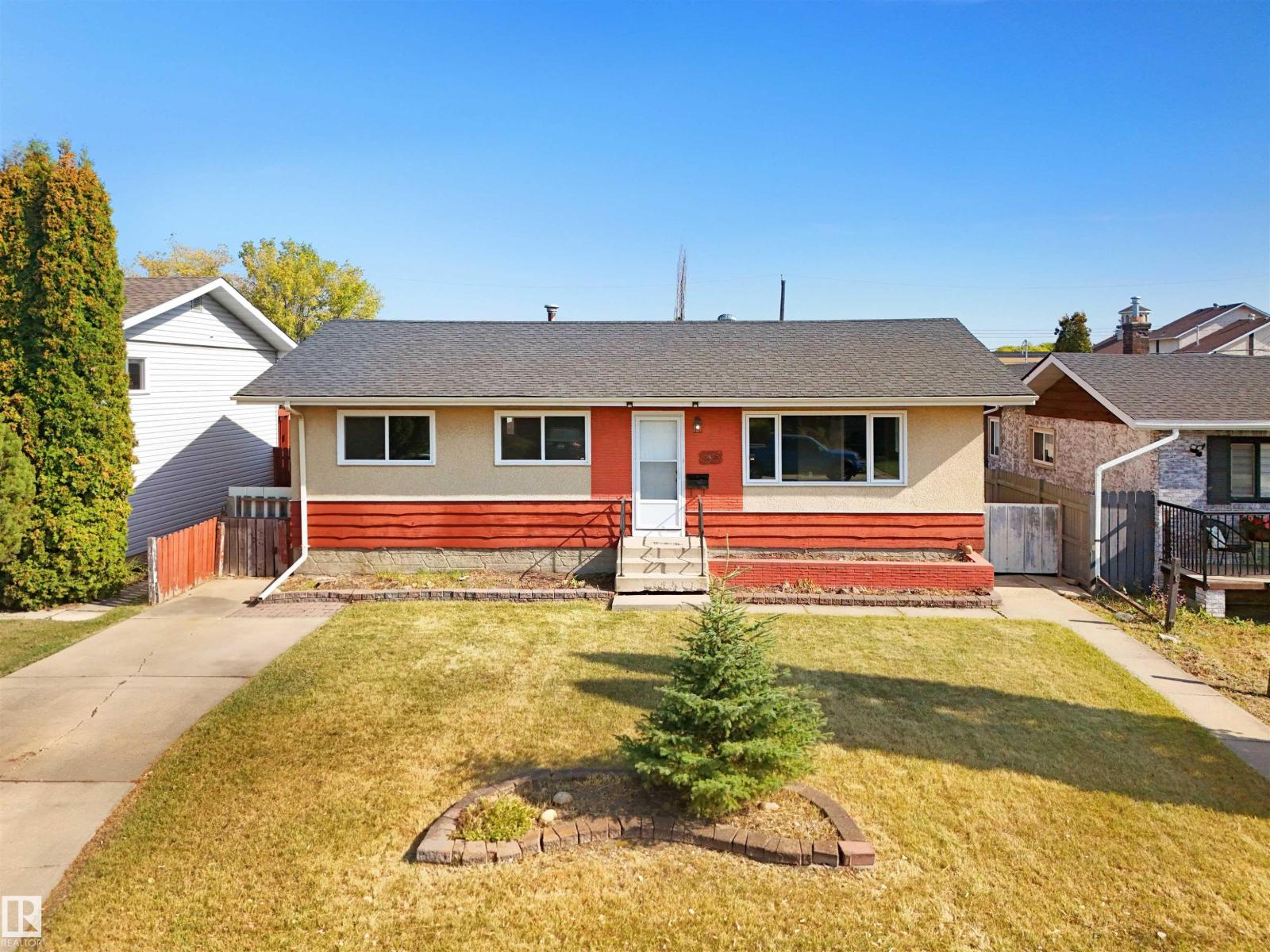9815 159 St Nw Nw, Edmonton, Alberta  T5P 2Z6 - Photo 1 - E4461769