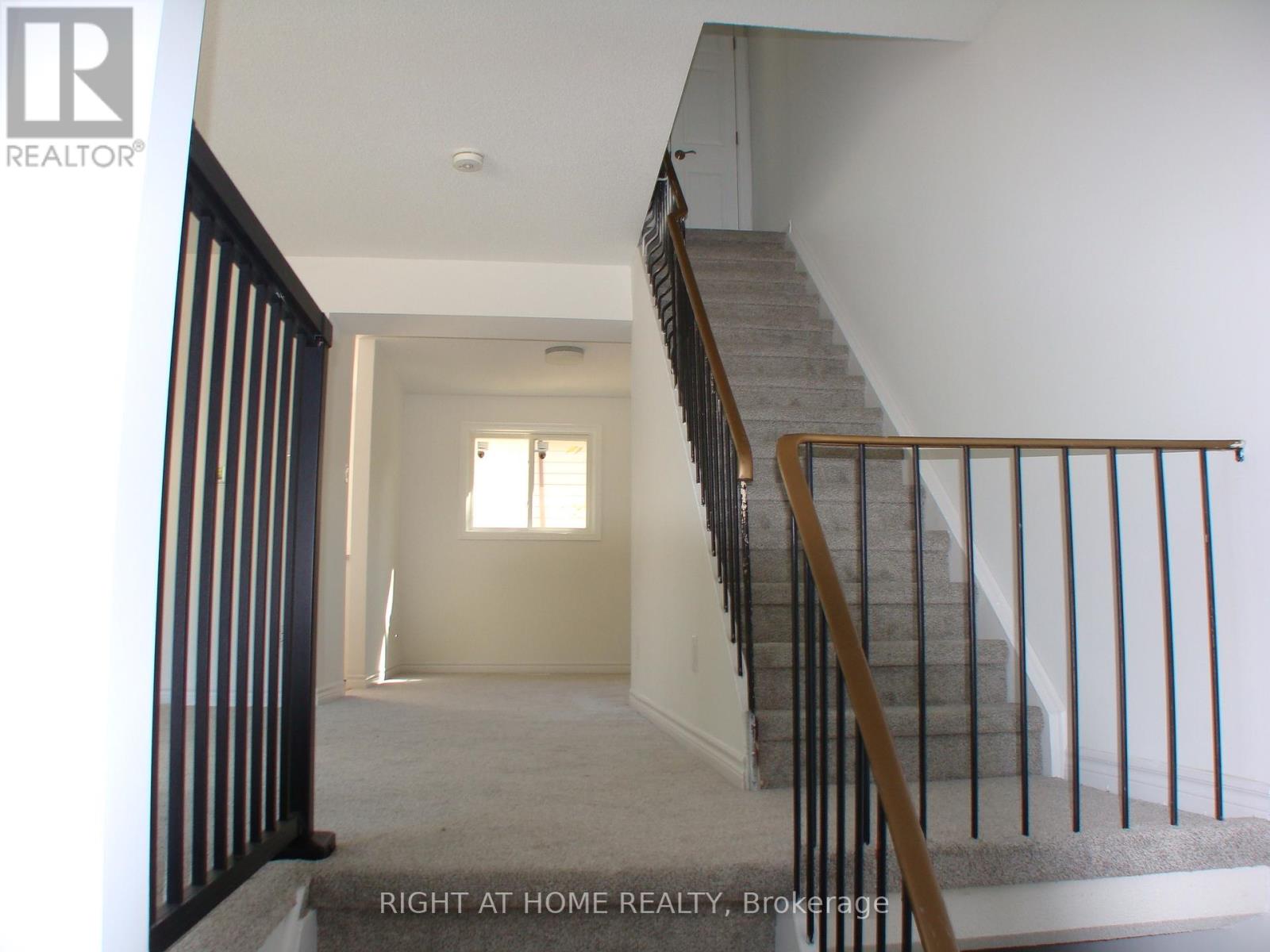 E3 - 63 Ferris Lane, Barrie, Ontario  L4M 5C4 - Photo 9 - S12456865
