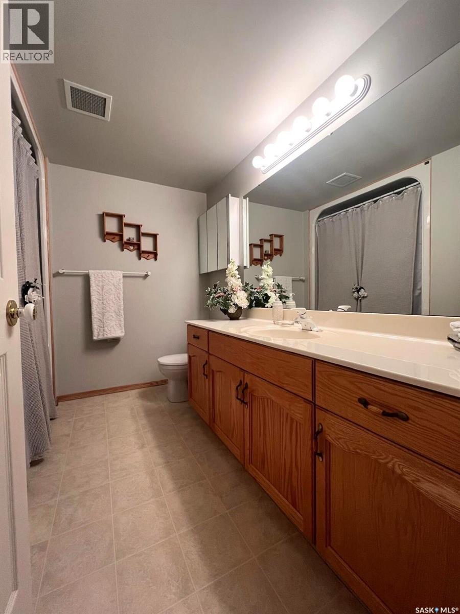 201 230 Lister Kaye Crescent, Swift Current, Saskatchewan  S9H 0A2 - Photo 18 - SK020400