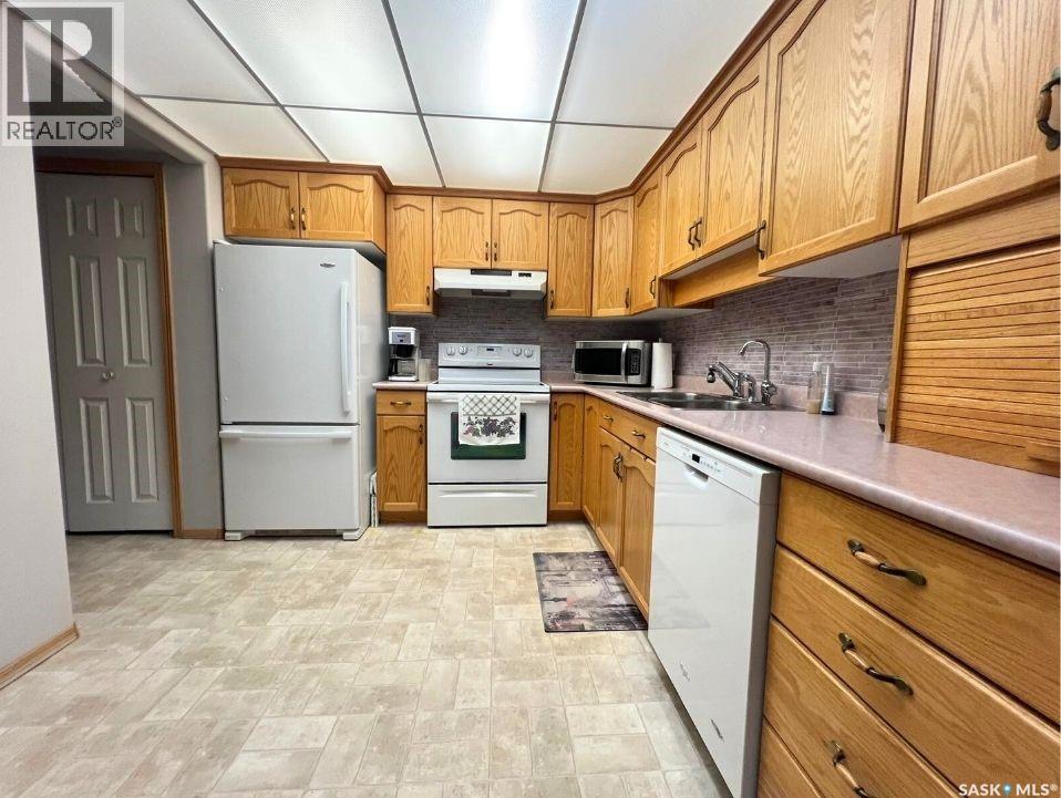 201 230 Lister Kaye Crescent, Swift Current, Saskatchewan  S9H 0A2 - Photo 4 - SK020400