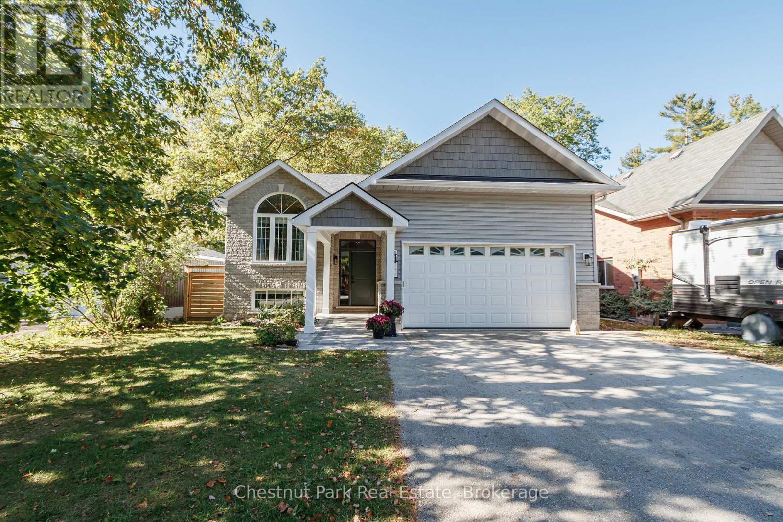 176 Melrose Avenue, Wasaga Beach, Ontario  L9Z 2T1 - Photo 3 - S12457379