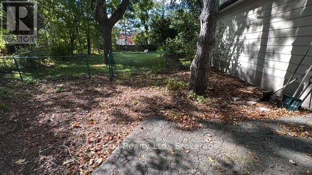 398 Christina Drive, Oakville, Ontario  L6K 1H6 - Photo 31 - W12457716