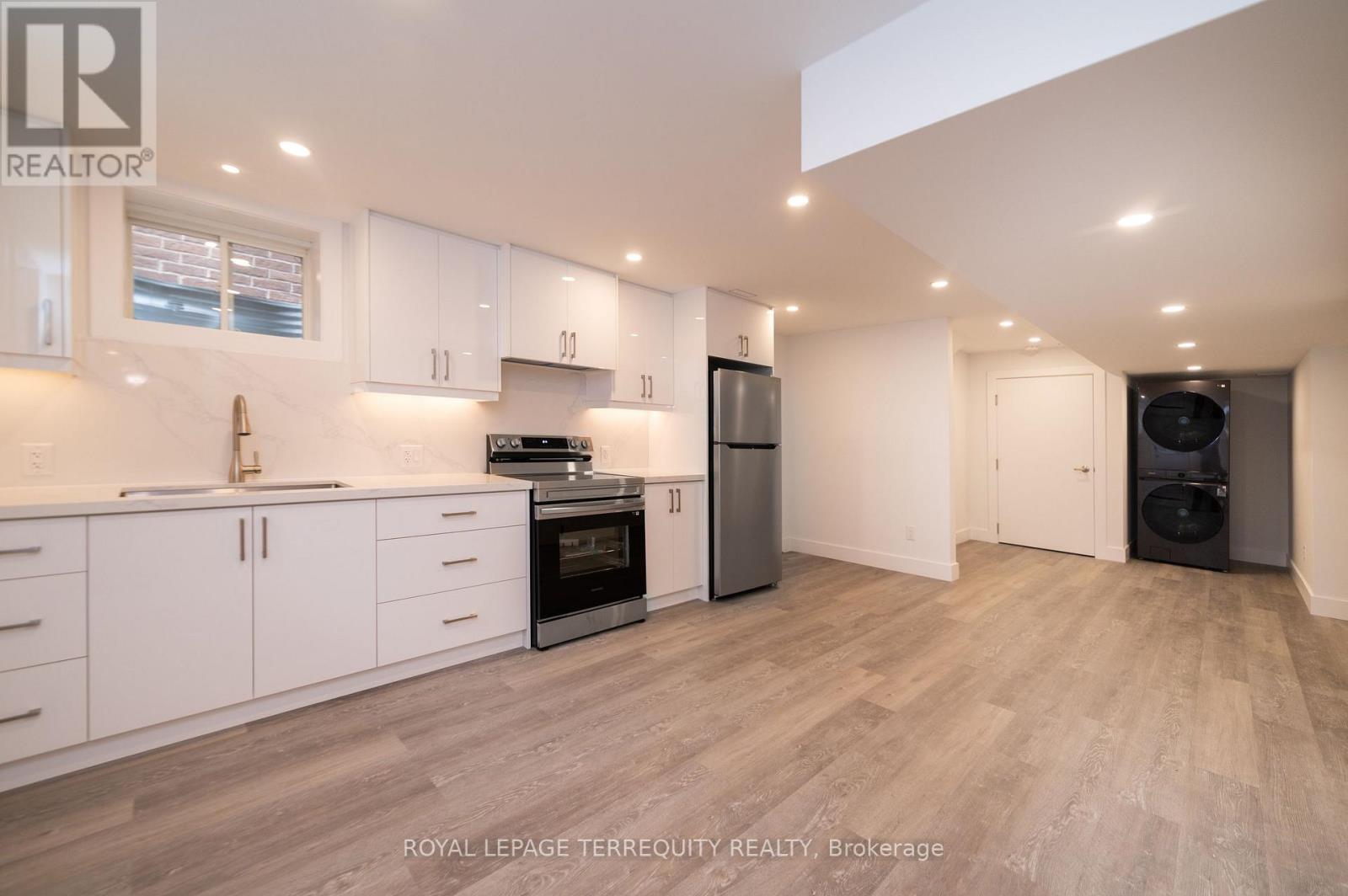 Basement - 296 Sixteen Mile Drive, Oakville, Ontario  L6M 0V8 - Photo 2 - W12457722