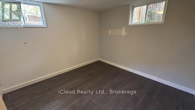 398 Christina Drive, Oakville, Ontario  L6K 1H6 - Photo 13 - W12457716