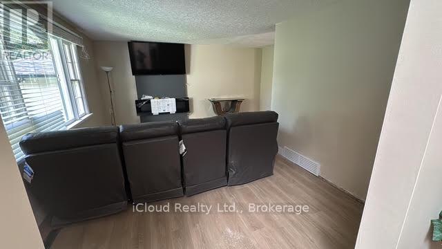 398 Christina Drive, Oakville, Ontario  L6K 1H6 - Photo 5 - W12457716