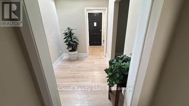 398 Christina Drive, Oakville, Ontario  L6K 1H6 - Photo 2 - W12457716