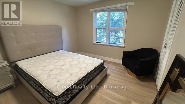 398 Christina Drive, Oakville, Ontario  L6K 1H6 - Photo 10 - W12457716