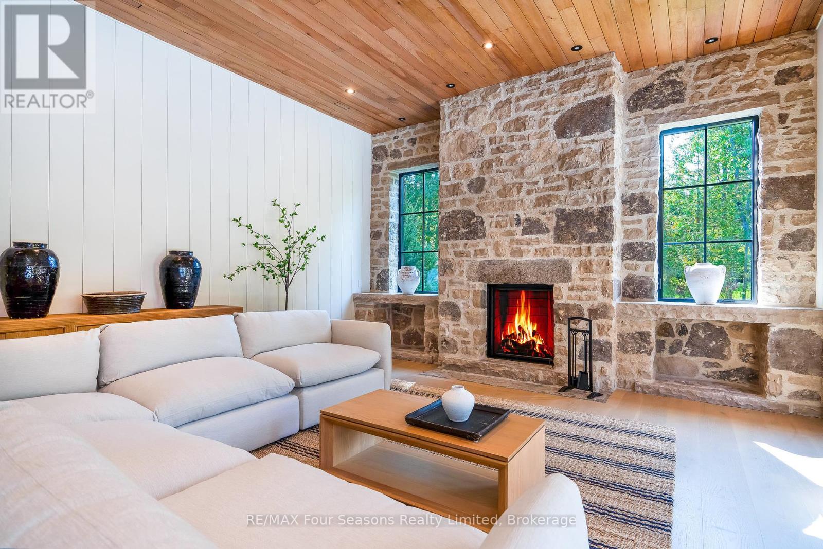 172 Sleepy Hollow Road, Blue Mountains, Ontario  L9Y 0S8 - Photo 32 - X12457743